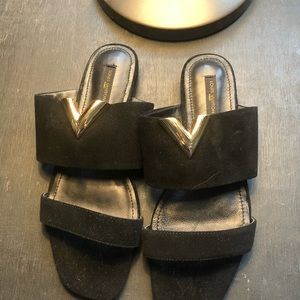 LV size 39 Women’s Sandal
